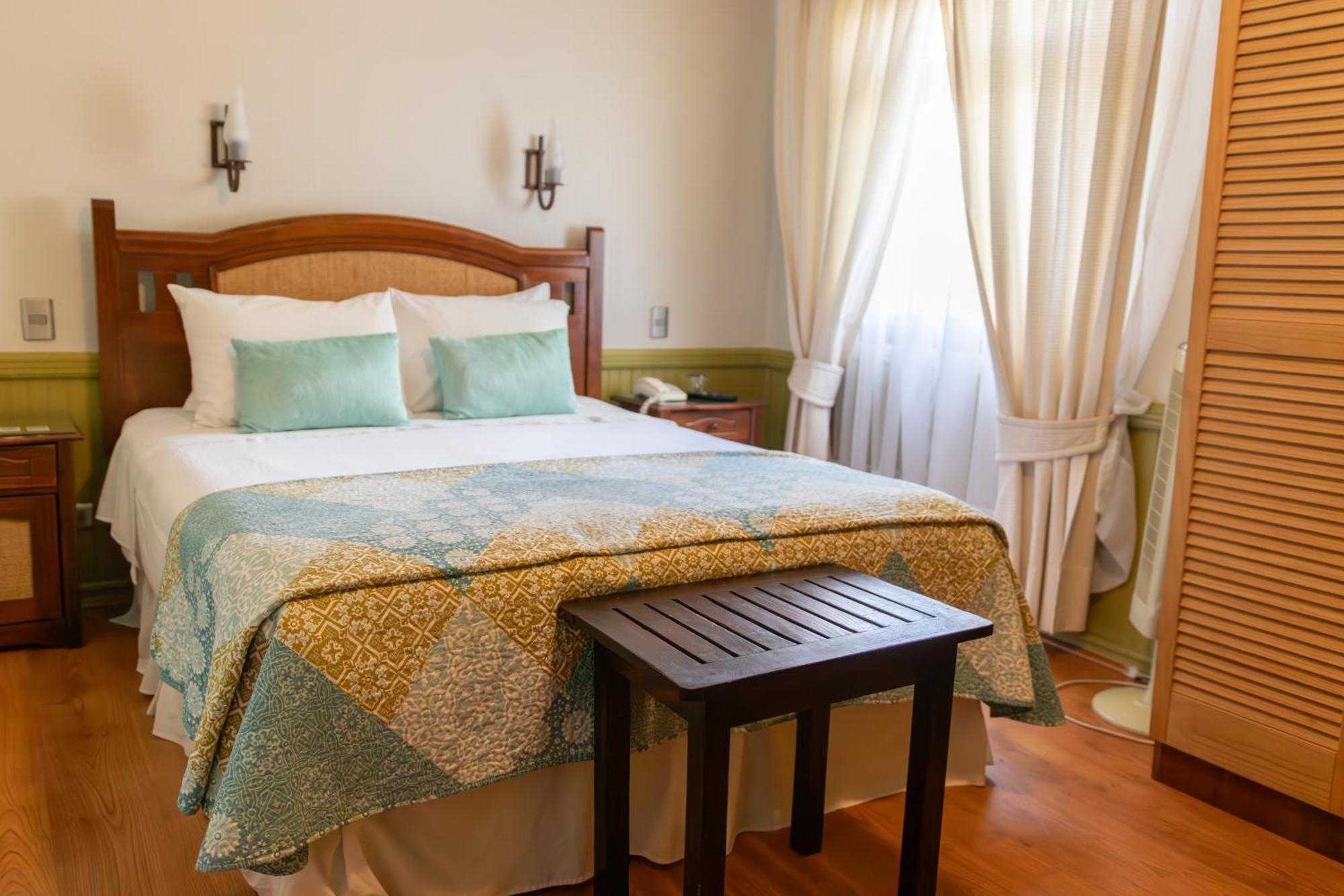Hotel Di Torlaschi Valdivia Bagian luar foto