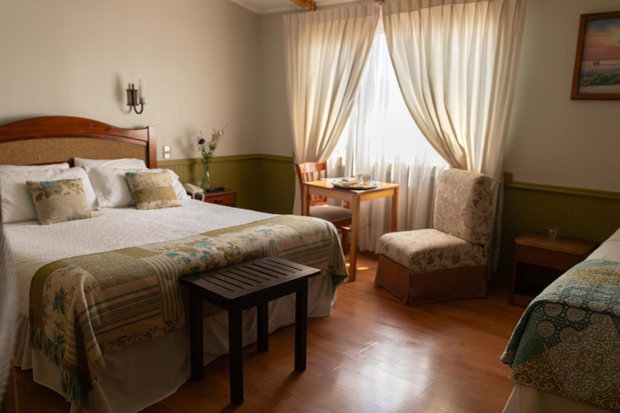 Hotel Di Torlaschi Valdivia Bagian luar foto
